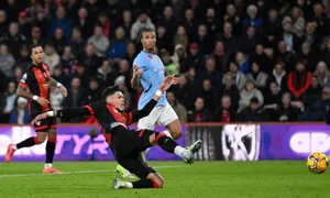 Man City đứt chuỗi 32 trận bất bại ở Ngoại hạng Anh Man City đứt chuỗi 32 trận bất bại ở Ngoại hạng Anh