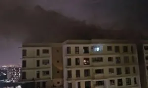 Cháy chung cư ở TP HCM, hàng trăm cư dân sơ tán Cháy chung cư ở TP HCM, hàng trăm cư dân sơ tán