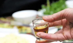 Nồng độ cồn bằng 0 để khỏi bị ép 'uống một chén không sao đâu' Nồng độ cồn bằng 0 để khỏi bị ép 'uống một chén không sao đâu'