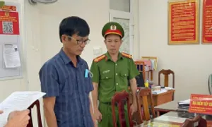 Giám đốc bị bắt vì lấy 12 tỷ đồng tiêu xài Giám đốc bị bắt vì lấy 12 tỷ đồng tiêu xài