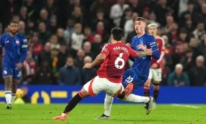 Tranh cãi về việc hậu vệ Man Utd thoát thẻ đỏ Tranh cãi về việc hậu vệ Man Utd thoát thẻ đỏ