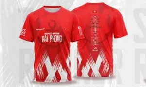 Runner ấn tượng với màu 'hoa phượng đỏ' trên áo đấu VM Hải Phòng Runner ấn tượng với màu 'hoa phượng đỏ' trên áo đấu VM Hải Phòng