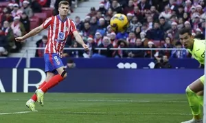 Atletico đẩy Real xuống thứ ba La Liga Atletico đẩy Real xuống thứ ba La Liga