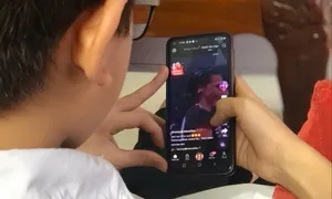 'Tôi như người tâm thần vì nghiện clip ngắn TikTok' 'Tôi như người tâm thần vì nghiện clip ngắn TikTok'
