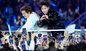 U50 'đu idol' anh trai, chị đẹp U50 'đu idol' anh trai, chị đẹp