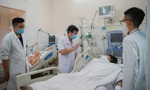 13 nạn nhân vụ cháy nhà 4 tầng ở TP HCM bị ngạt khí, bỏng hô hấp 13 nạn nhân vụ cháy nhà 4 tầng ở TP HCM bị ngạt khí, bỏng hô hấp
