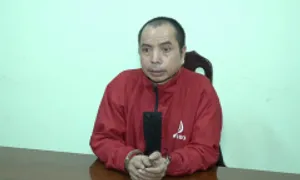 Trốn truy nã, sang nước ngoài làm cán bộ Trốn truy nã, sang nước ngoài làm cán bộ