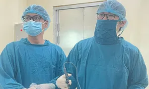 Tiểu máu, phải cắt một quả thận do ung thư niệu mạc Tiểu máu, phải cắt một quả thận do ung thư niệu mạc