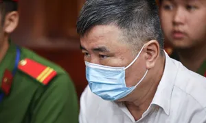 Cựu vụ phó bị cáo buộc gợi ý doanh nghiệp hỗ trợ 14 tỷ để đổi biệt thự Cựu vụ phó bị cáo buộc gợi ý doanh nghiệp hỗ trợ 14 tỷ để đổi biệt thự