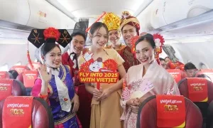 Đón năm mới, giao lưu văn hóa ở độ cao 10.000 m Đón năm mới, giao lưu văn hóa ở độ cao 10.000 m