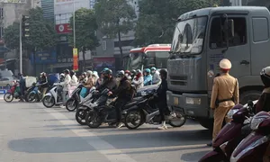 'Phạt nguội 5 triệu đồng tất cả những người vượt đèn đỏ' 'Phạt nguội 5 triệu đồng tất cả những người vượt đèn đỏ'