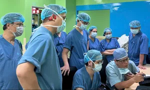 Em bé hồi sinh nhờ lá gan người đàn ông xa lạ Em bé hồi sinh nhờ lá gan người đàn ông xa lạ