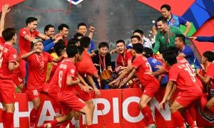 Báo Hàn: 'HLV Kim Sang-sik trúng số độc đắc' Báo Hàn: 'HLV Kim Sang-sik trúng số độc đắc'