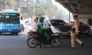 'Phạt cảnh cáo với người vi phạm giao thông lần đầu để tránh gây sốc' 'Phạt cảnh cáo với người vi phạm giao thông lần đầu để tránh gây sốc'