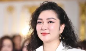 Hoa hậu Nguyễn Thị Huyền chấm thi nhan sắc Hoa hậu Nguyễn Thị Huyền chấm thi nhan sắc