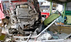 Tai nạn liên hoàn trên quốc lộ 1, 8 người bị thương Tai nạn liên hoàn trên quốc lộ 1, 8 người bị thương