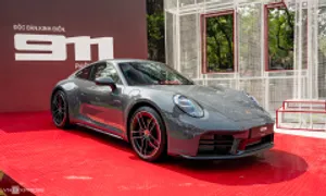 Porsche 911 2025 ra mắt, giá từ 8,87 tỷ đồng Porsche 911 2025 ra mắt, giá từ 8,87 tỷ đồng