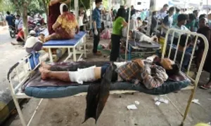 Bệnh viện Myanmar vỡ trận, nạn nhân nằm la liệt sau động đất Bệnh viện Myanmar vỡ trận, nạn nhân nằm la liệt sau động đất
