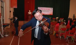 Những 'nghệ sĩ nông dân' chơi đàn quý tộc Những 'nghệ sĩ nông dân' chơi đàn quý tộc