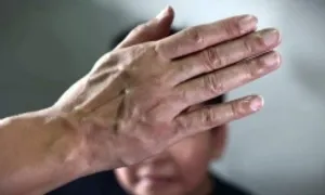 Cậu bé bị tát 9 cái vì gọi thẳng tên thầy giáo Cậu bé bị tát 9 cái vì gọi thẳng tên thầy giáo