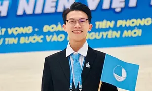 Chàng trai người Nùng là thủ khoa kép Chàng trai người Nùng là thủ khoa kép