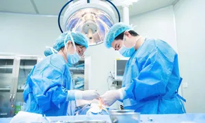 Liều mình 'dao kéo' giá rẻ Liều mình 'dao kéo' giá rẻ