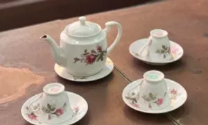 Gia đình trao tặng kỷ vật 60 năm về Chủ tịch Hồ Chí Minh Gia đình trao tặng kỷ vật 60 năm về Chủ tịch Hồ Chí Minh