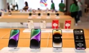 Ông Trump: Smartphone, máy tính, đồ điện tử sẽ bị áp thuế mới Ông Trump: Smartphone, máy tính, đồ điện tử sẽ bị áp thuế mới