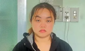 Bảo mẫu bị khởi tố vì tát bé gái 2 tuổi Bảo mẫu bị khởi tố vì tát bé gái 2 tuổi