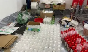 Xưởng sản xuất thuốc trừ sâu, diệt chuột giả từ nước phẩm màu bị phát hiện Xưởng sản xuất thuốc trừ sâu, diệt chuột giả từ nước phẩm màu bị phát hiện