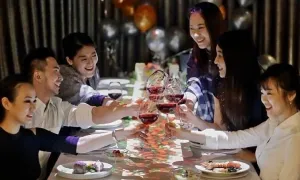 Cắm xe máy để mở tiệc sinh nhật 8 triệu đồng như 'rich kid' Cắm xe máy để mở tiệc sinh nhật 8 triệu đồng như 'rich kid'