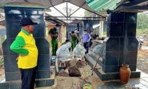 Khai quật bào thai để điều tra vụ bé gái 13 tuổi bị hãm hại Khai quật bào thai để điều tra vụ bé gái 13 tuổi bị hãm hại