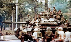 Sài Gòn ngày 30/4/1975 trong ký ức của nhà báo Ấn Độ Sài Gòn ngày 30/4/1975 trong ký ức của nhà báo Ấn Độ