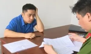 Bùi Đình Khánh bị khởi tố trong vụ nổ súng khiến thiếu tá công an hy sinh Bùi Đình Khánh bị khởi tố trong vụ nổ súng khiến thiếu tá công an hy sinh