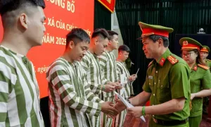 Hơn 8.000 phạm nhân nhận quyết định đặc xá Hơn 8.000 phạm nhân nhận quyết định đặc xá
