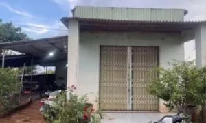 Ba mẹ con tử vong trong căn nhà khóa trái cửa Ba mẹ con tử vong trong căn nhà khóa trái cửa