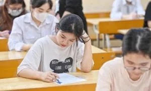 'Hai tháng lương cha mẹ bằng học phí đại học của con' 'Hai tháng lương cha mẹ bằng học phí đại học của con'