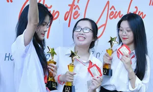 Loạt thí sinh đăng ký vào Bách khoa Hà Nội với điểm chứng chỉ tuyệt đối Loạt thí sinh đăng ký vào Bách khoa Hà Nội với điểm chứng chỉ tuyệt đối