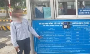 Du khách Đài Loan bị chặt chém cuốc xe từ sân bay Nội Bài Du khách Đài Loan bị chặt chém cuốc xe từ sân bay Nội Bài