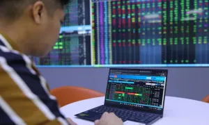 Chứng khoán tiếp tục phá đỉnh 3 năm Chứng khoán tiếp tục phá đỉnh 3 năm