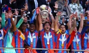 Crystal Palace bị tước quyền dự Europa League Crystal Palace bị tước quyền dự Europa League