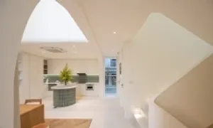 Không gian trắng tinh như gallery ẩn mình giữa khu dân cư Bangkok