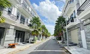Khó xử lý khu phố xây không phép vì chủ đầu tư 'mất tích' Khó xử lý khu phố xây không phép vì chủ đầu tư 'mất tích'