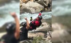 California giải cứu người đàn ông kẹt hai ngày sau thác nước California giải cứu người đàn ông kẹt hai ngày sau thác nước