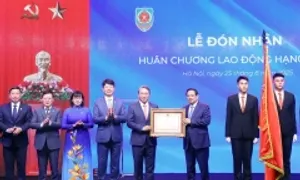 Bộ Tư pháp nhận Huân chương Lao động hạng Nhất Bộ Tư pháp nhận Huân chương Lao động hạng Nhất