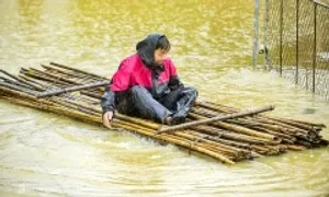 Mặt trận Tổ quốc tiếp nhận 672 tỷ đồng ủng hộ đồng bào sau bão Bualoi Mặt trận Tổ quốc tiếp nhận 672 tỷ đồng ủng hộ đồng bào sau bão Bualoi