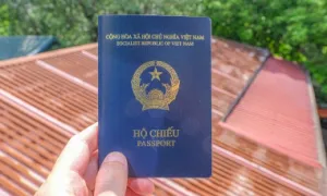 Hộ chiếu Việt Nam tụt 8 bậc trong bảng xếp hạng toàn cầu Hộ chiếu Việt Nam tụt 8 bậc trong bảng xếp hạng toàn cầu