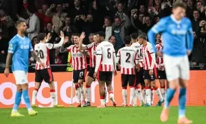 Napoli hỗn loạn sau thảm bại 2-6 ở Champions League Napoli hỗn loạn sau thảm bại 2-6 ở Champions League