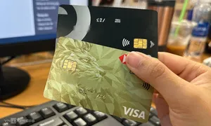 Mỗi người nên có bao nhiêu thẻ tín dụng?